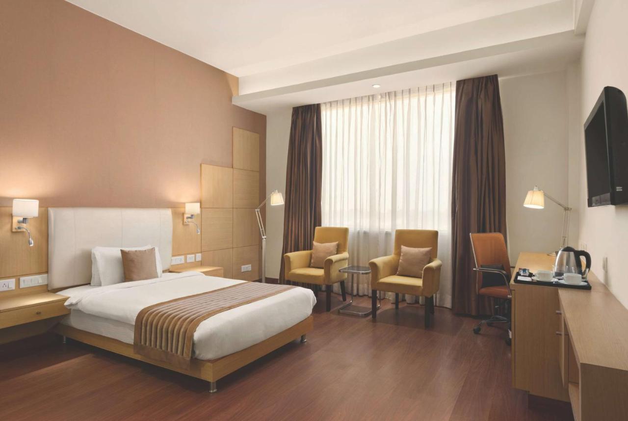 Ramada Neemrana Hotel Exterior foto